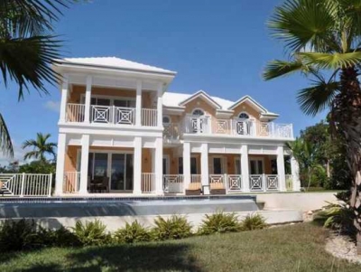 Magnificient Villa surrounded by white sandy beach