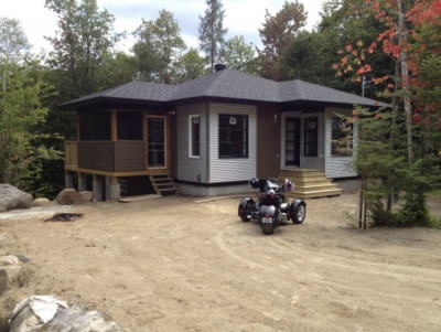 Maison 2014 en montagne près du Lac à St Adolphe